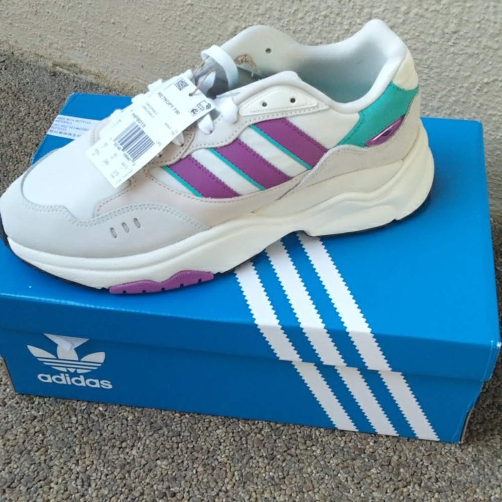 adidas RETROPY F90